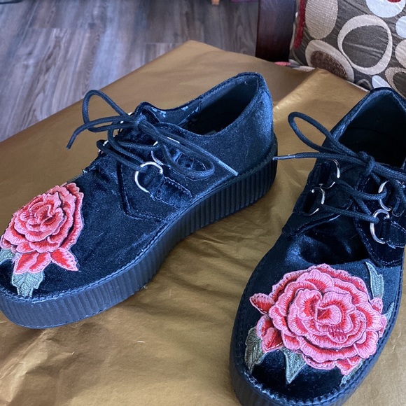 TUK VELVET ROSE SHOES - Picture 2 of 8